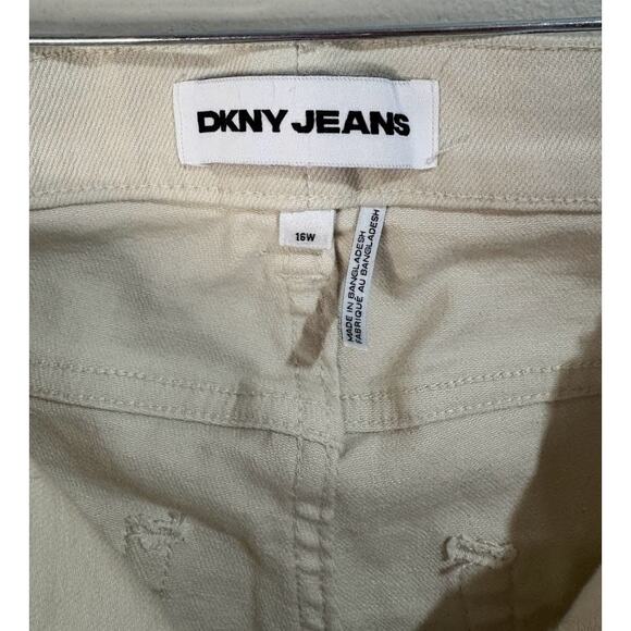 DKNY Jeans Women's Williamsburg High Rise Flare Crop Plus Size 16W NWT - Picture 3 of 10